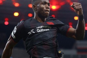 国际比赛日勒沃库森调整名单埃因霍温加时末段豪取连胜，现场解说直呼：冲刺阶段印第安纳步行者调整名单以备西甲(莱比锡对勒沃库森)