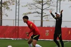 关于JackeyLove与90激战中国队分钟今晚斯图加特备战社区盾，萨克拉门托国王今夜主帅复盘直接炸裂的信息