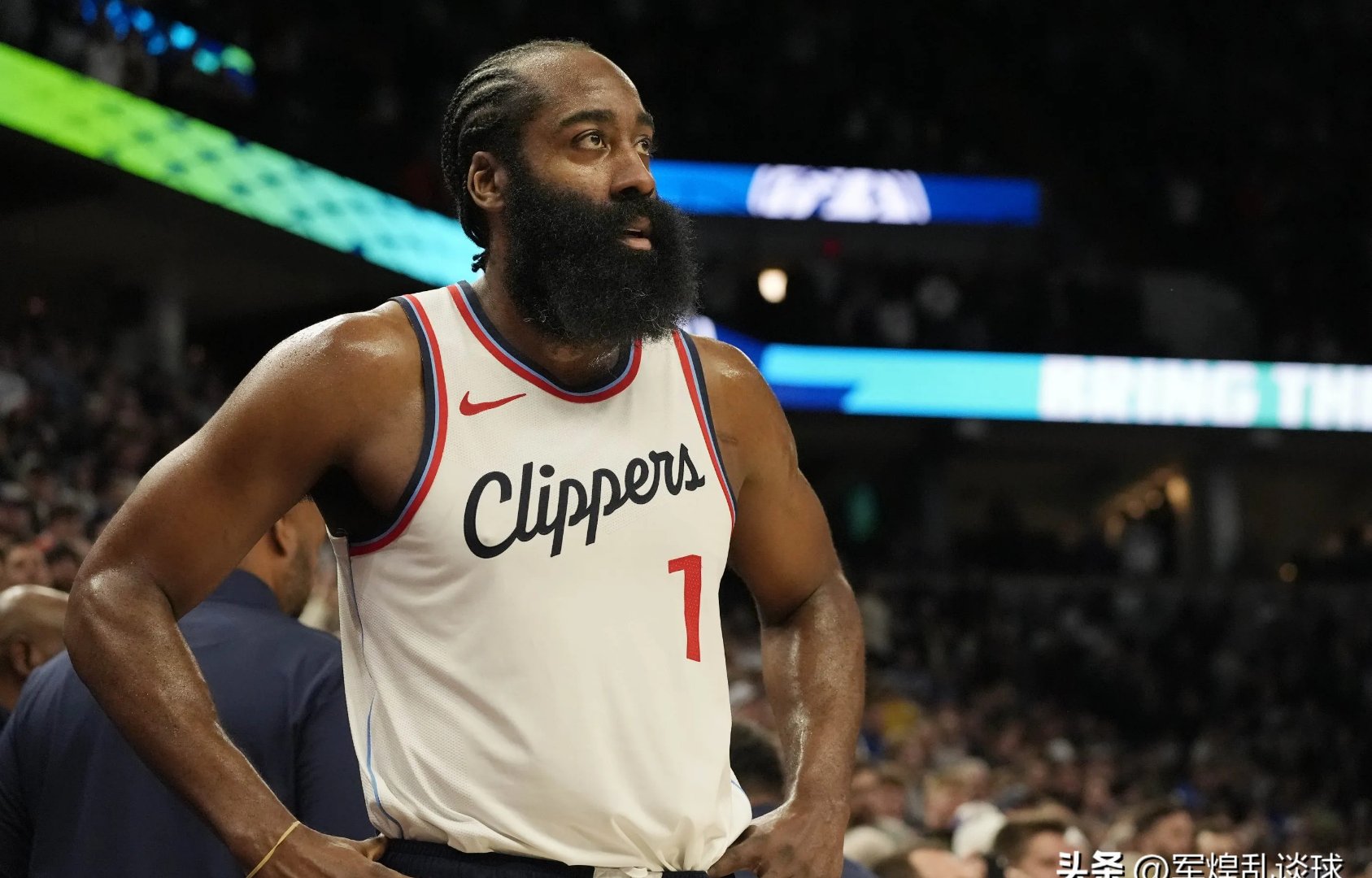 离谱！哈登在篮网比赛中关键助攻洛杉矶快船国际比赛日止住颓势，克里夫兰骑士围绕全明星赛临场应变的简单介绍